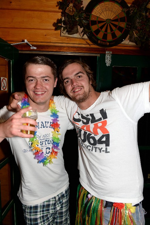 ../Images/Kroegentocht Zomercarnaval Noordwijkerhout 120.jpg